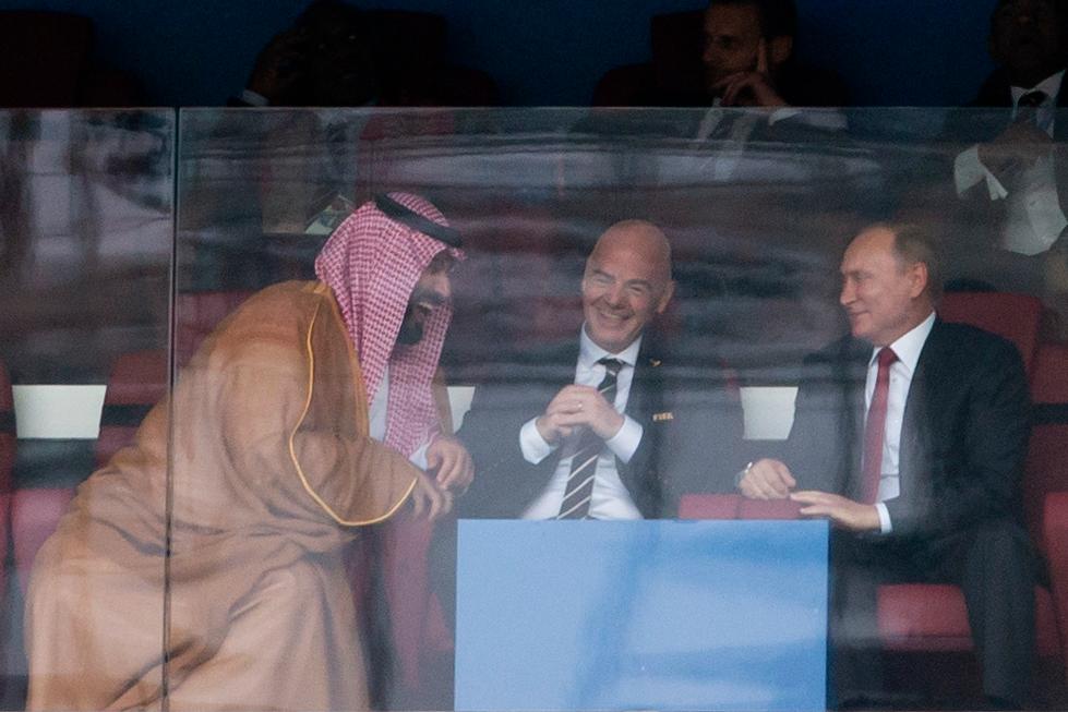 Saudiarabiens kronprins Mohammed bin Salman, Fifas president Gianni Infantino och Rysslands president Vladimir Putin. 