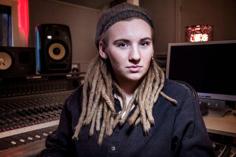 Moa Lignell har bossat över nya albumet - hon har skrivit, arrangerat och producerat allt själv.