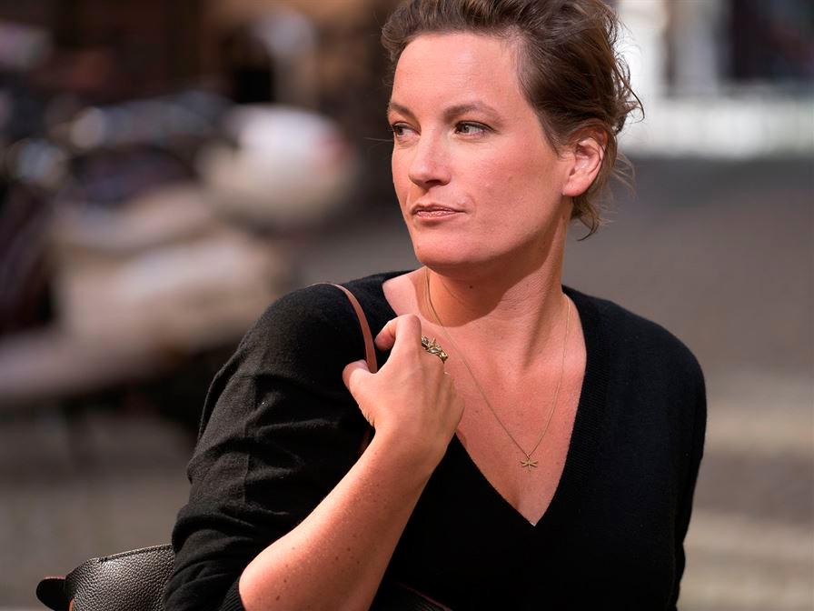 Agnes Lidbeck (född 1981) debuterar som romanförfattare med ”Finna sig”.