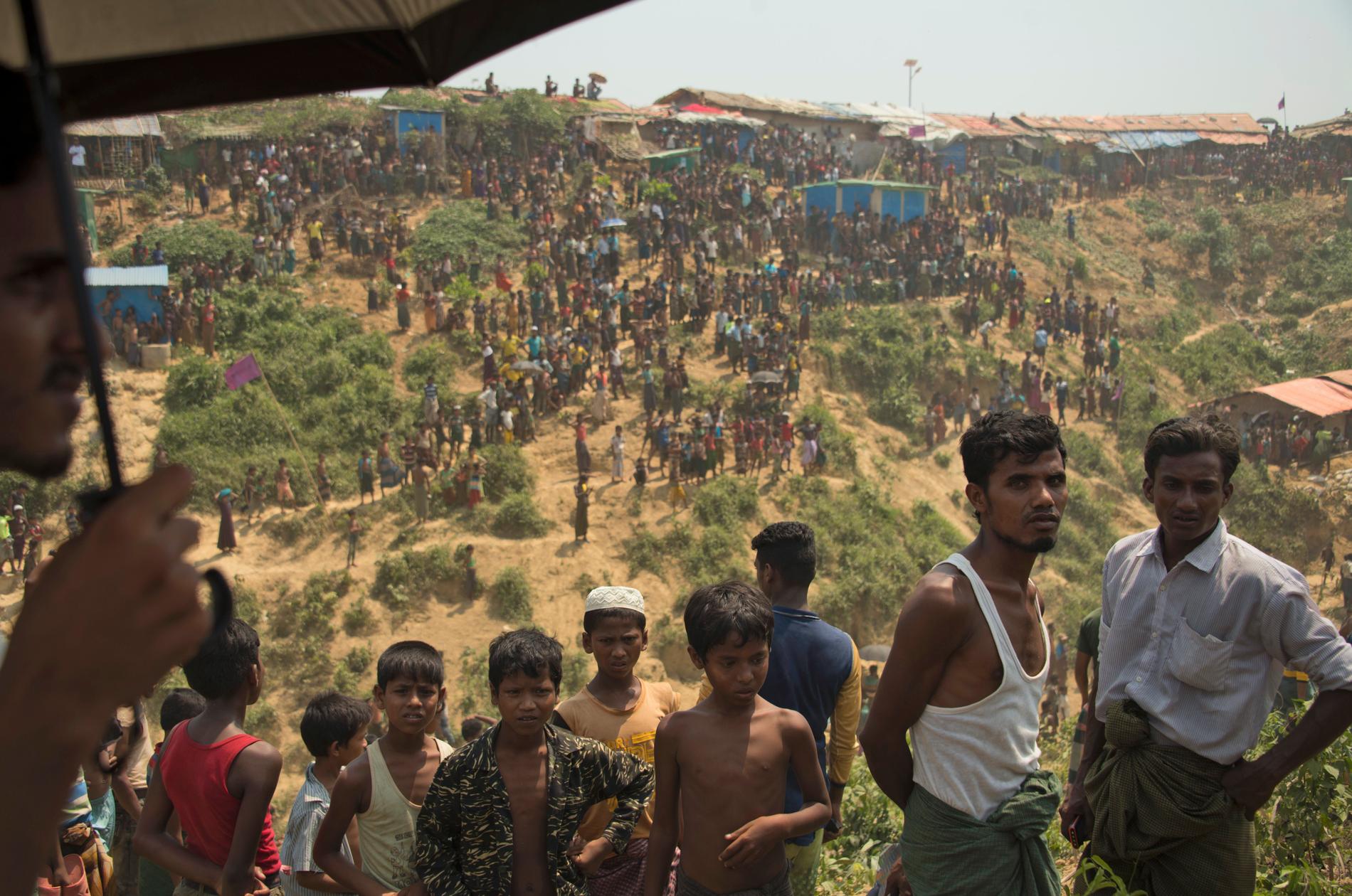 Rohingyaflyktingar i lägret Kutupalong i Cox's Bazar, Bangladesh. Styret i Dhaka börjar tröttna på att ta hand om de över en miljon flyktingarna, varav många befunnit sig i landet i flera år. Bilden är från april 2019.