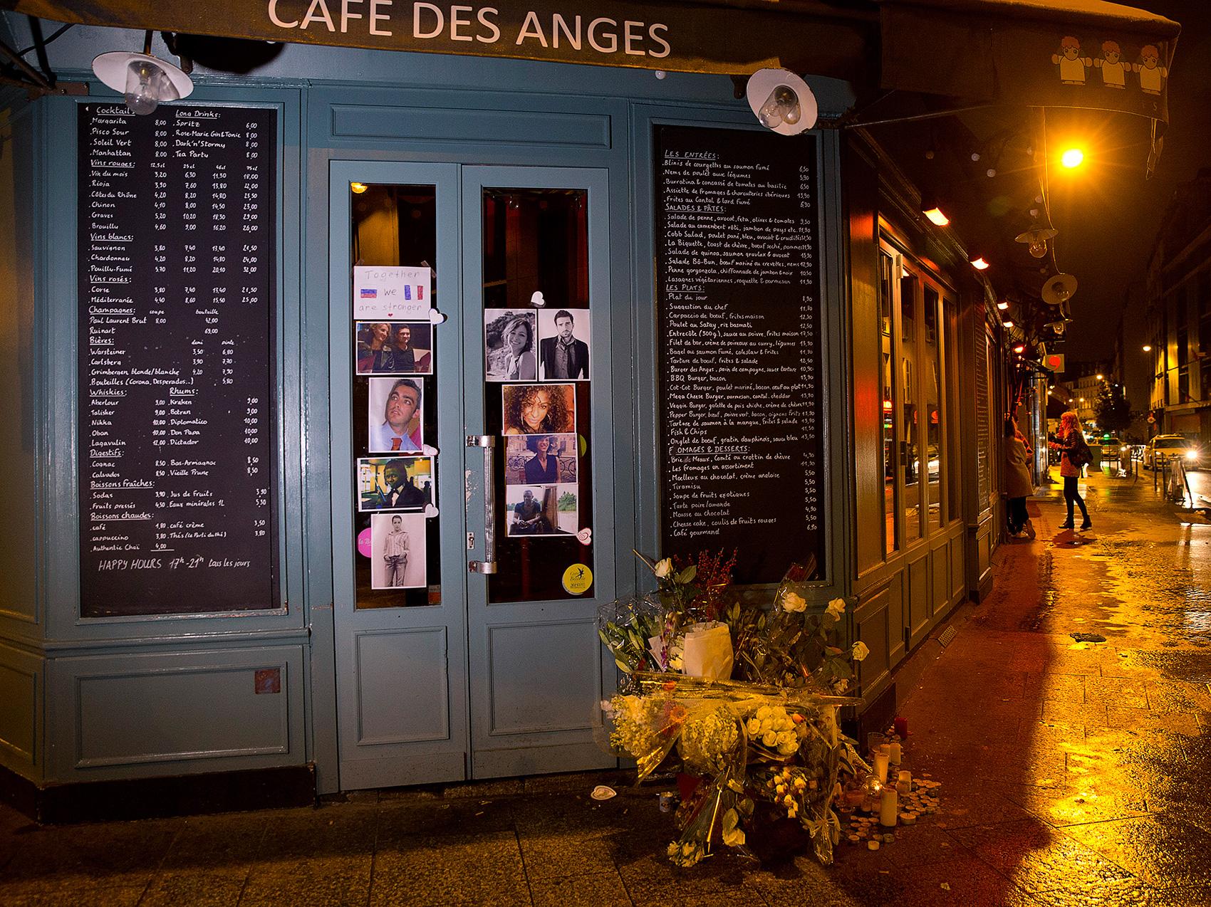 Flera av fredagskvällens offer arbetade på närbelägna Café des Anges.