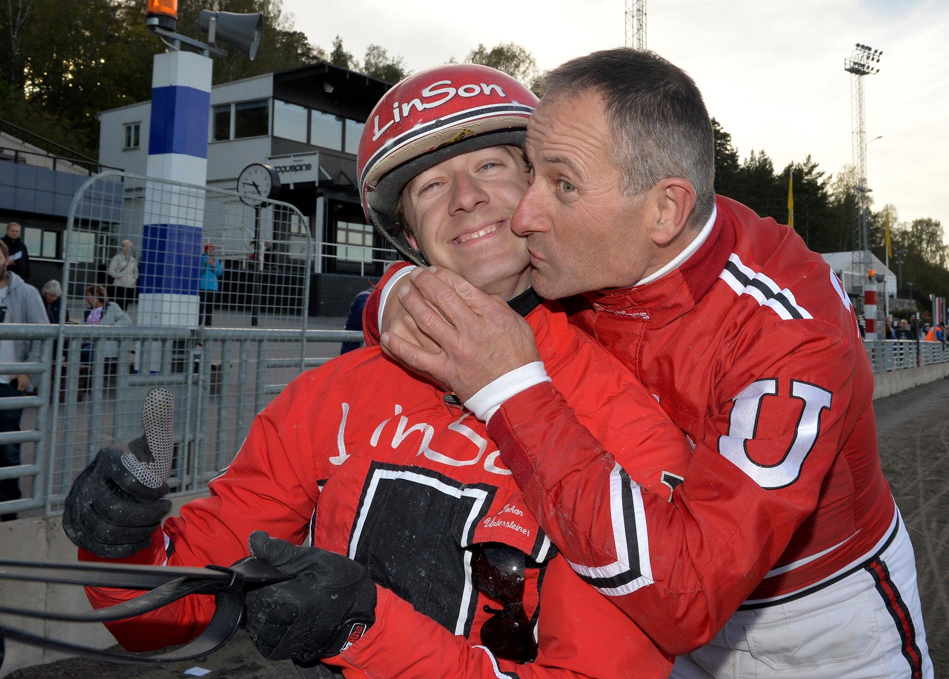Johan och pappa Peter Untersteiner efter segern i Svensk Trav-Kriterium 2014 med Je T'aime Express.