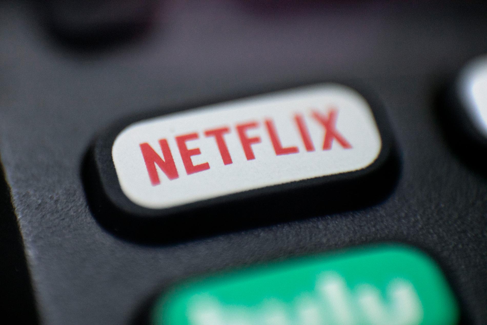Netflix går starkt – men många uppger att de delar konton med personer utanför hushållen. Arkivbild.