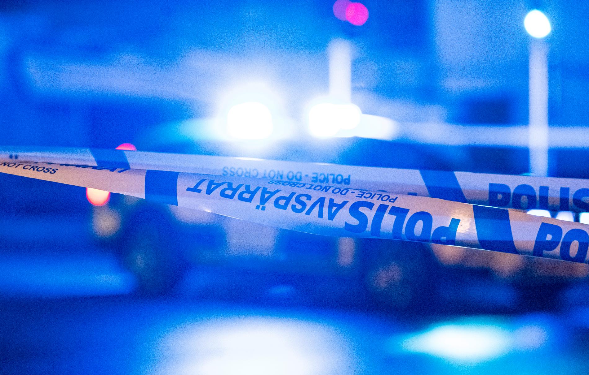 ”Bara i Stockholm är 1 500 personer en del av de kriminella nätverken. Runt dem finns tiotusentals anhöriga. Människor som är nära på osynliga i den kriminalpolitiska debatten”, skriver Kicki Sehlstedt.