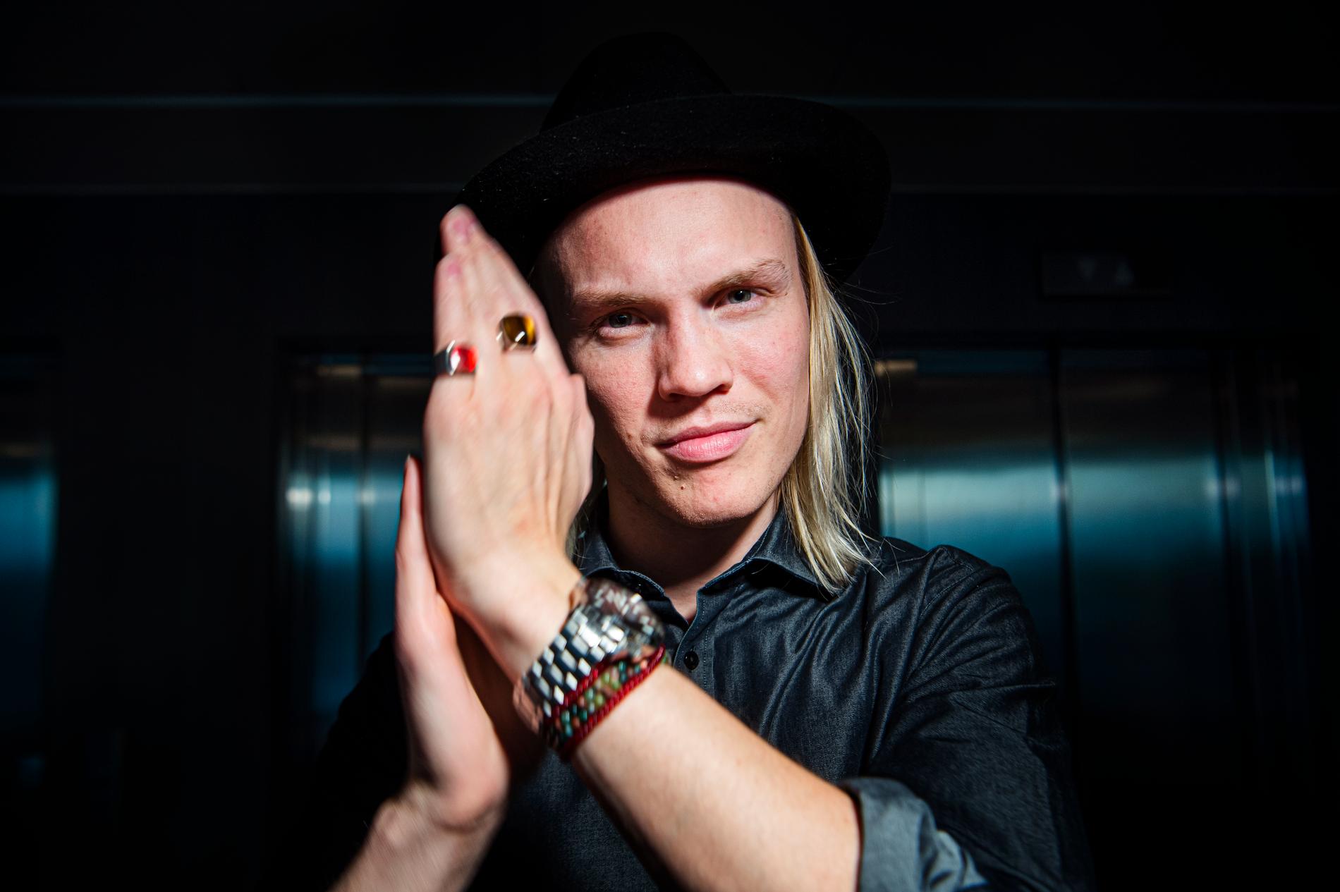 Jakob Karlberg vill slå rekord i att klappa i händerna – med sin egen låt i Melodifestivalen