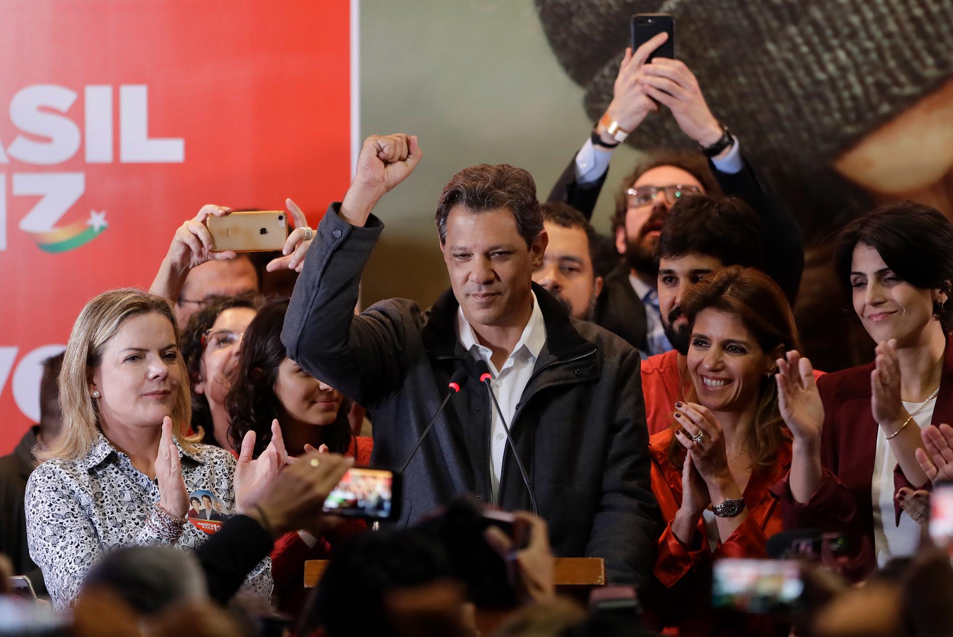 Arbetarpartiets presidentkandidat Fernando Haddad måste samla ett stort och brett politiskt stöd om han ska ha chans att vinna mot Jair Bolsonaro, som fick 46 procent av rösterna i den första valomgången.