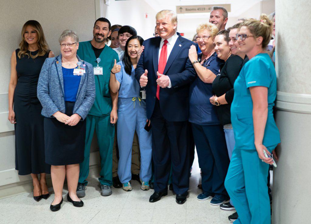 Donald Trump på sjukhuset i Dayton.