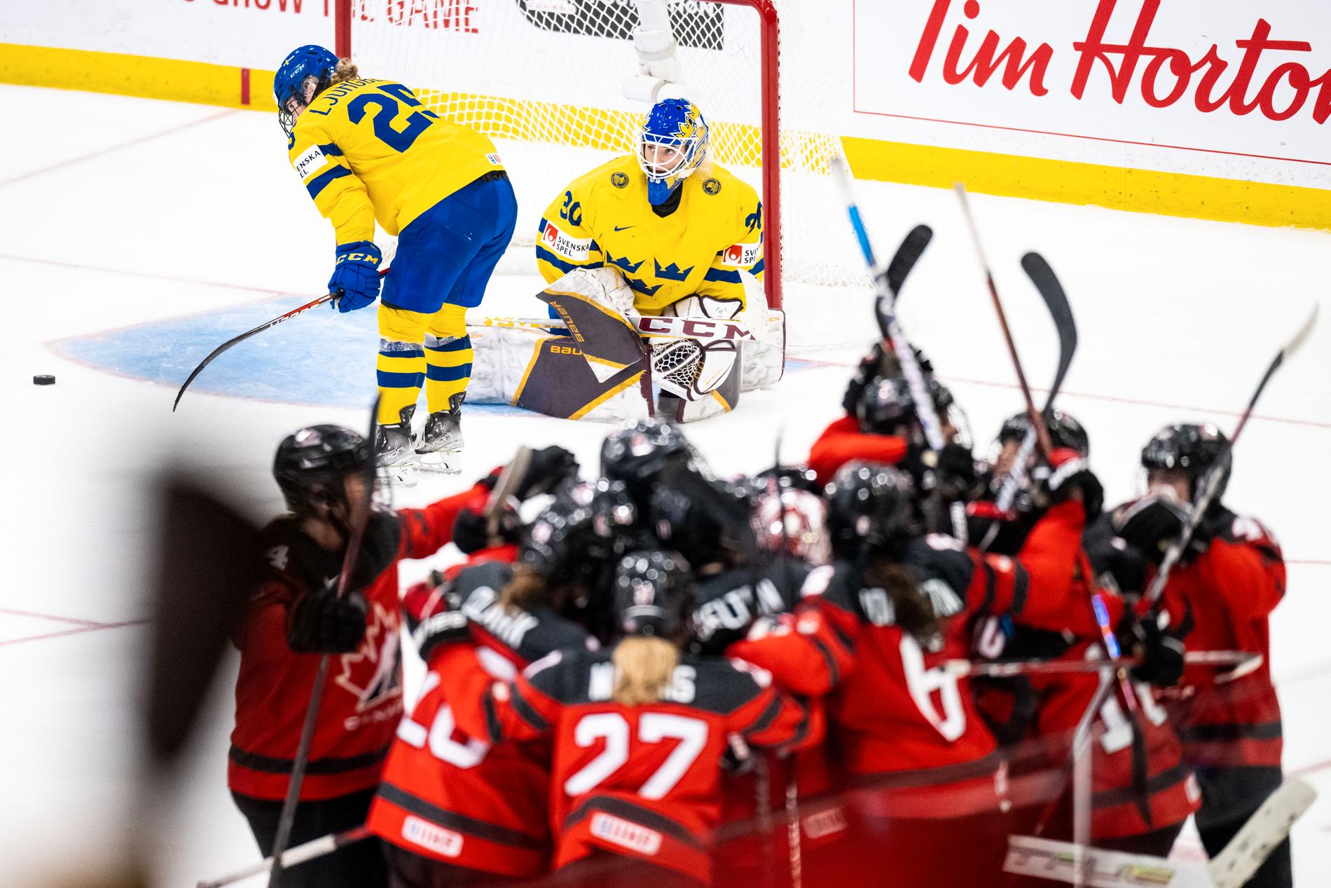 Kanada jublar efter segermålet mot Sverige i hockey-VM