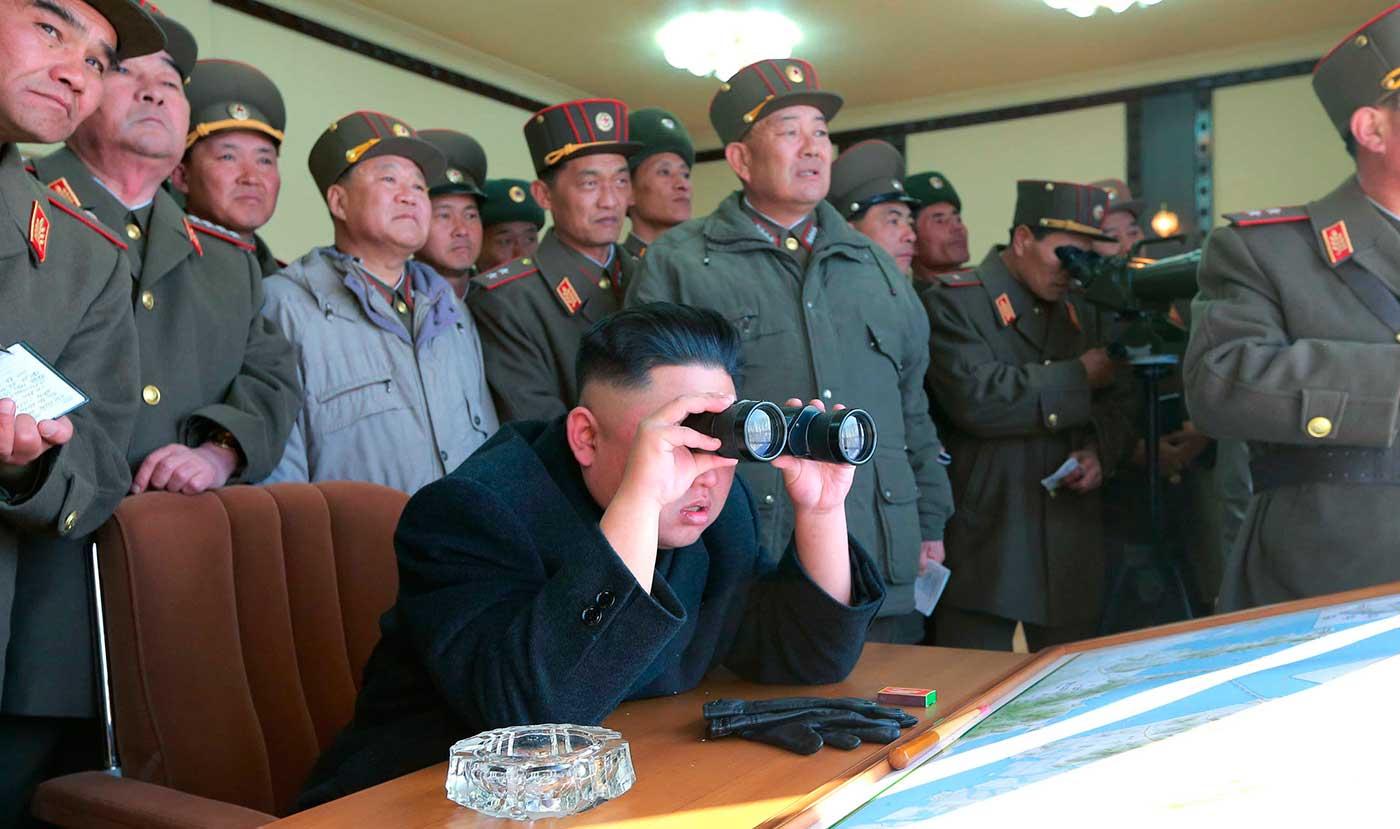 Kim Jong-un har fått syn på något.