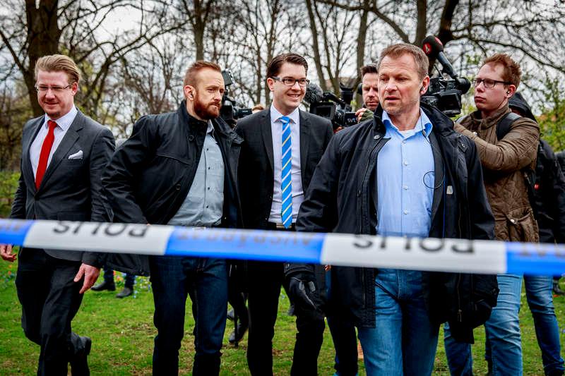 Får uppmärksamhet Jimmie Åkesson under ett besök på Skånes universitetssjukhus i Malmö där han möttes av protester och polisavspärrningar.