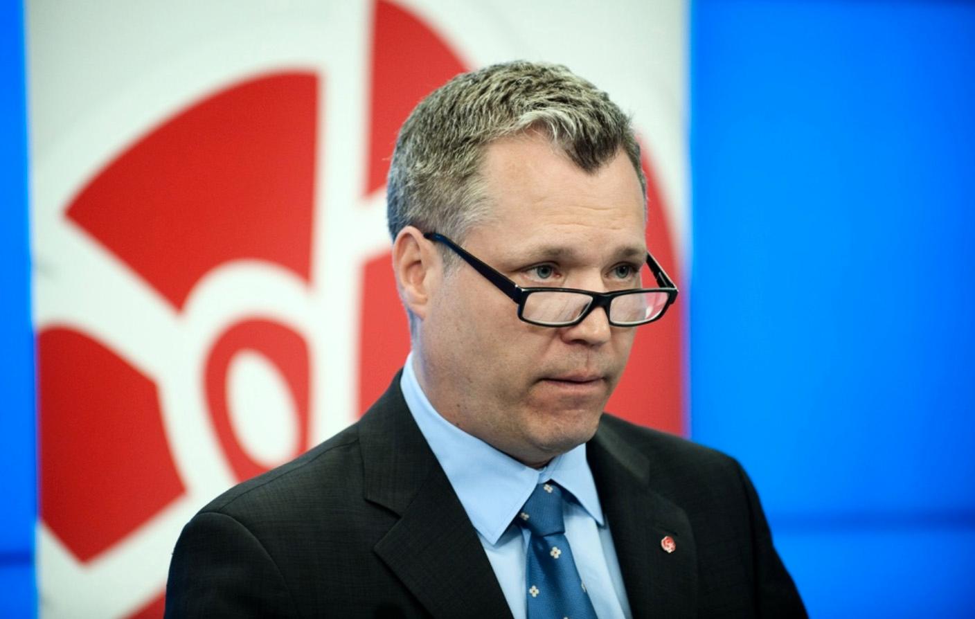 Tommy Waidelich när han presenterade Socialdemokraternas vårmotion i riksdagen 2011.