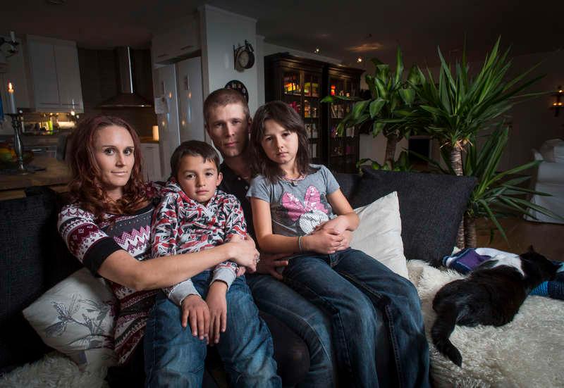 Får inte stanna Syskonen Raul och Billur bor i ett familjehem i Sverige. Nu vill Migrationsverket utvisa dem och deras psykiskt sjuka föräldrar till Azerbajdzjan