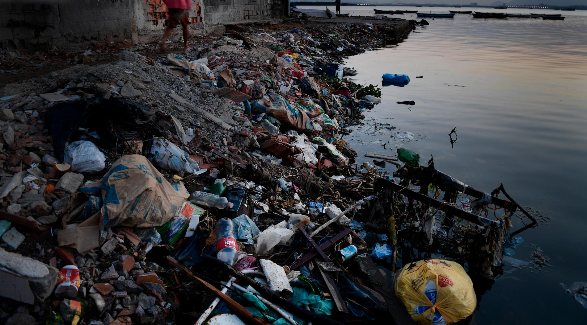 Miljöförstöring i Guanabarabukten i Rio de Janeiro.