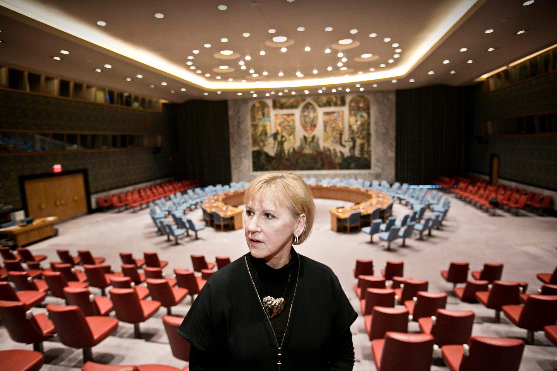 Margot Wallström inspekterar säkerhetsrådets lokaler i FN.