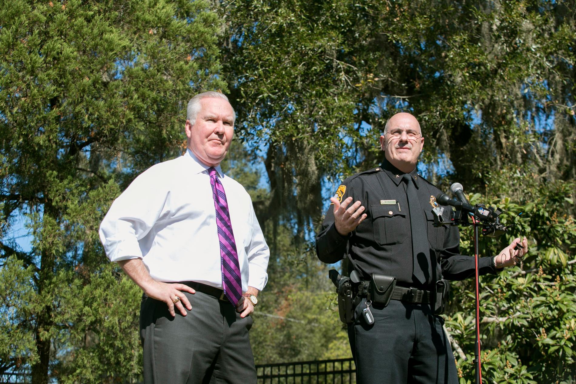 Tampas borgmästare Bob Buckhorn och polischefen Brian Dugan.