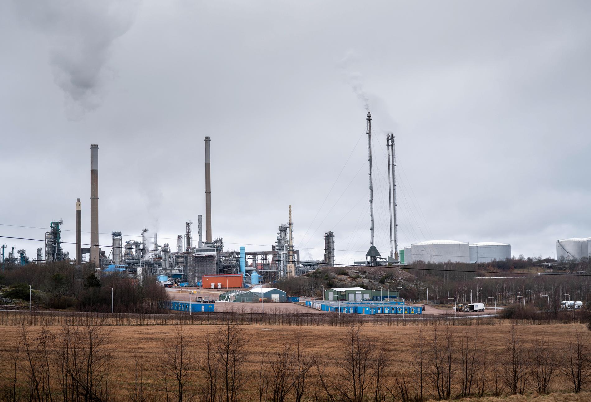 Preemraff i Lysekil är Skandinaviens största raffinaderi. Preem har omkring 600 anställda vid anläggningen.