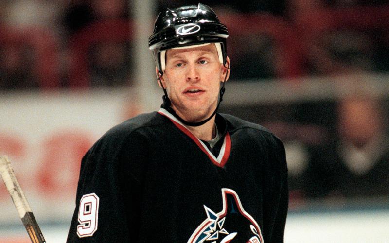 Davidsson gjorde 83 NHL-matcher på 90-talet – i Mighty Ducks of Anaheim och New York Islanders. Här, år 2000, provspelar han för Vancouver Canucks – men nobbade sedan ett kontraktsförslag.