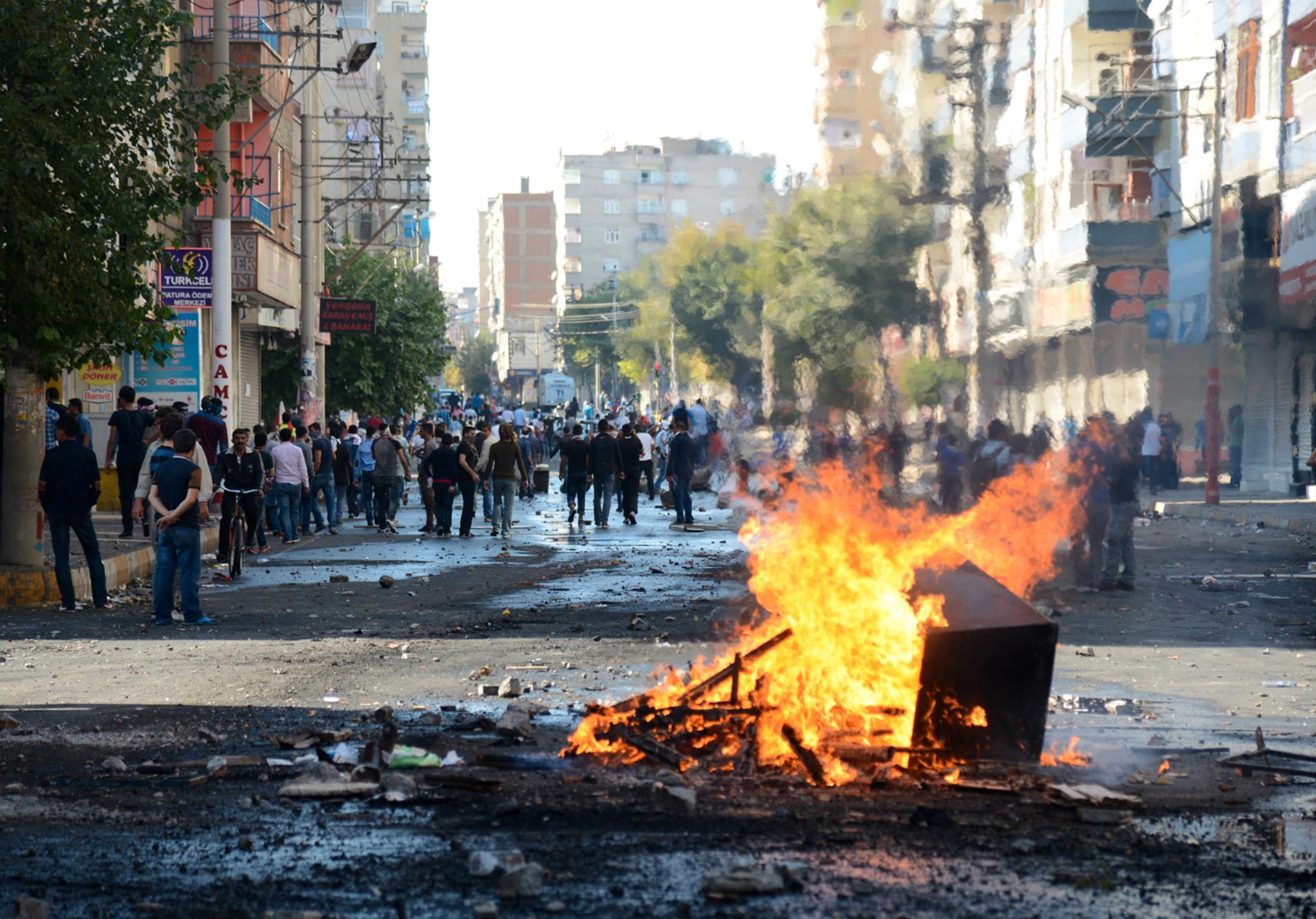 Demonstrationerna i Turkiet 2014 utlöstes av terrogruppen IS belägring av den kurdiska staden Kobane i Syrien. Arkivbild.