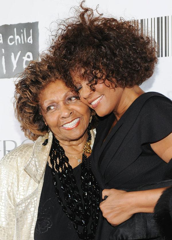 Whitney tillsammans med sin mamma Cissy Houston, som var den sista som pratade med Whitney innan hon dog.
