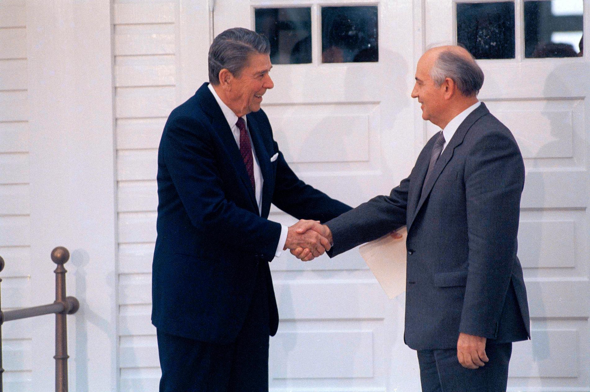 Ronald Reagan och Michail Gorbatjov.
