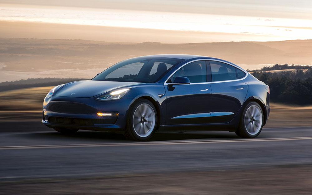 Det går trögt med tillverkningen av Tesla Model 3.