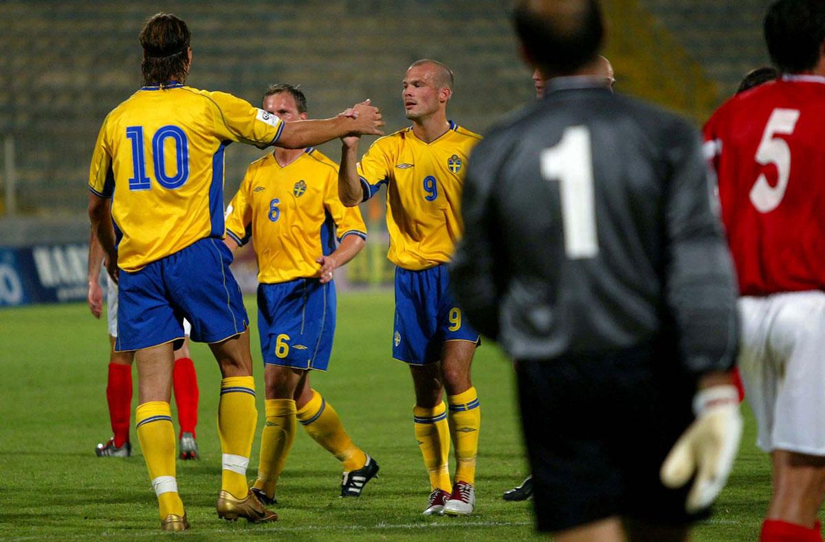 4 september 2004 VM-kvalet tar vid, och Malta står för motståndet. Då sätter Zlatan ett mål i 4:e minuten…