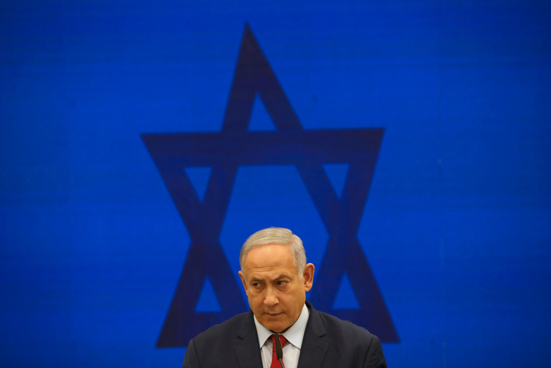 Israels premiärminister Benjamin Netanyahu tyngs av korruptionsåtalet mot honom – samtidigt som landet ser ut att gå mot ett tredje val på ett år. Arkivbild.