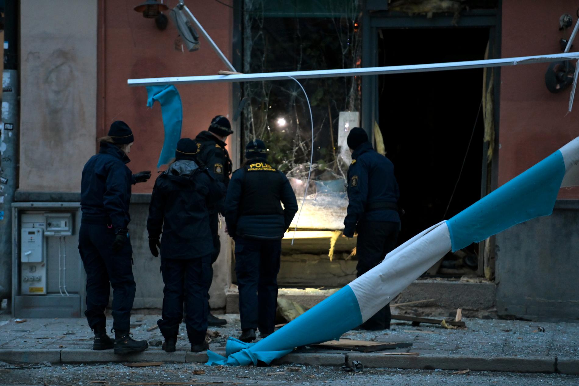Polis på plats på Södermalm efter explosionen.