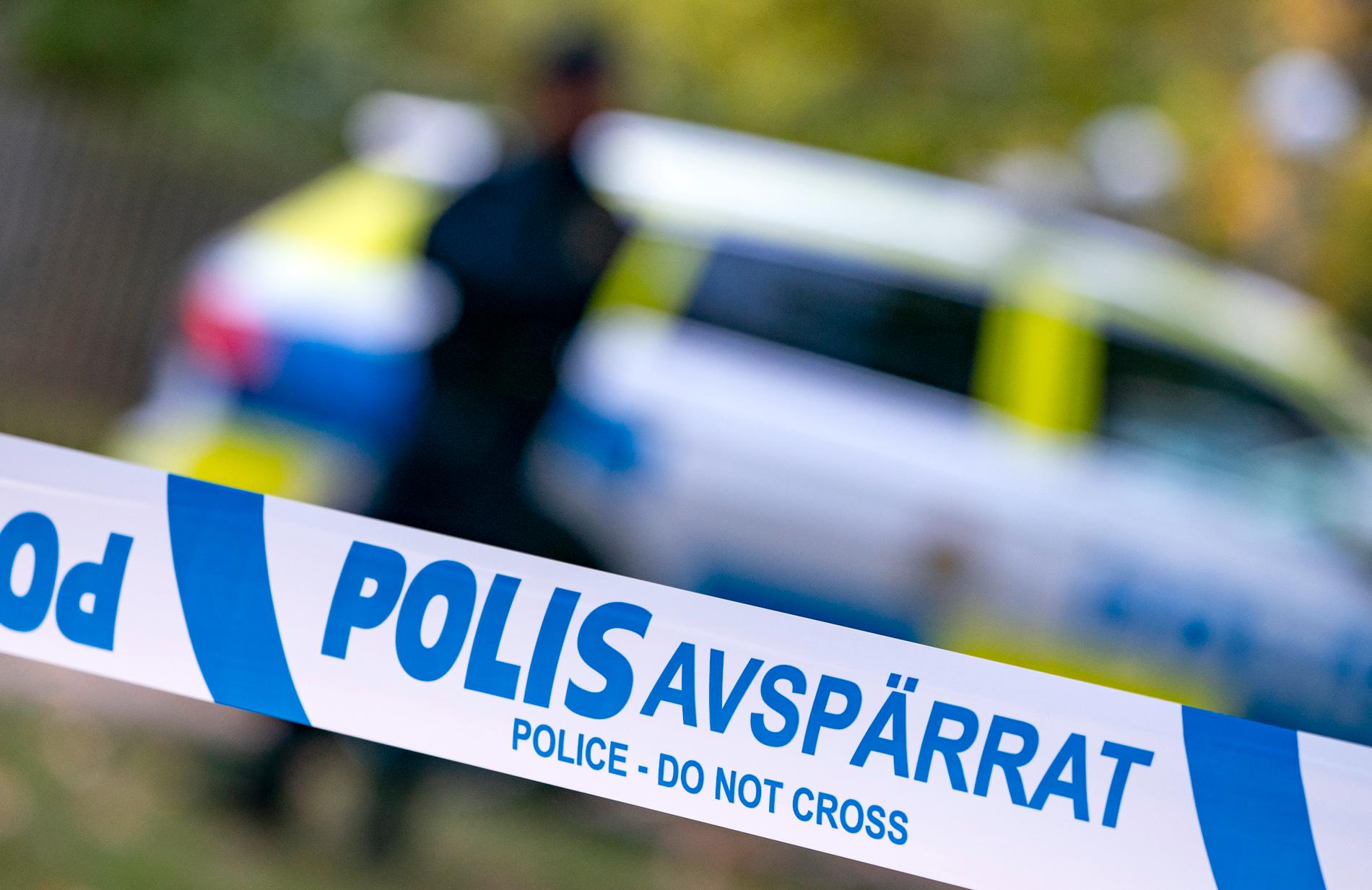 Två män döms till fem års fängelse för att ha avlossat skott mot en lägenhet och en villa i Tyresö i september 2020. Arkivbild.