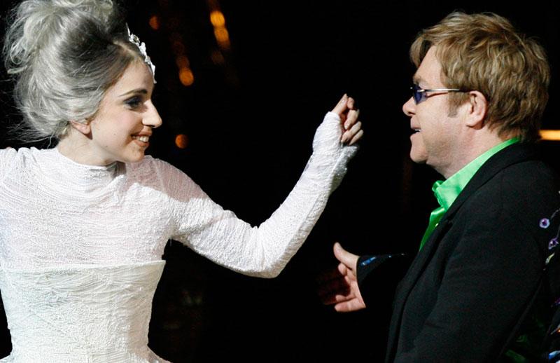 Lady Gaga och Elton John under Grammy Awards 2011.