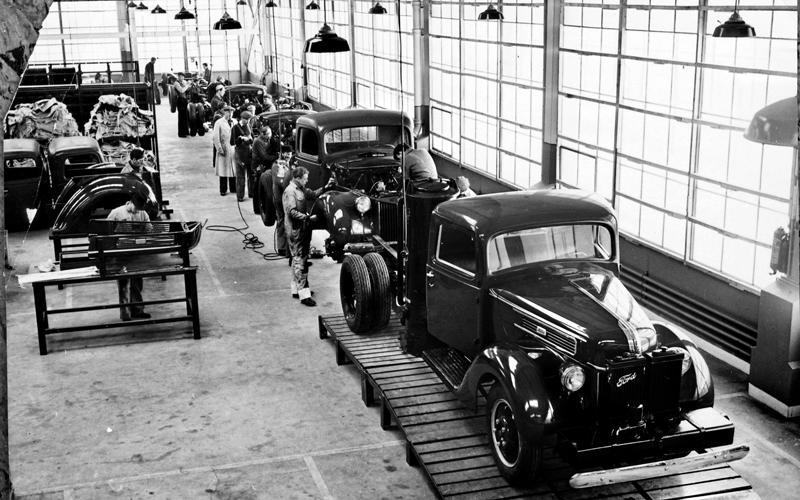 Montering av Fordar i fabriken i Stockholms frihamn . Foto: Ford