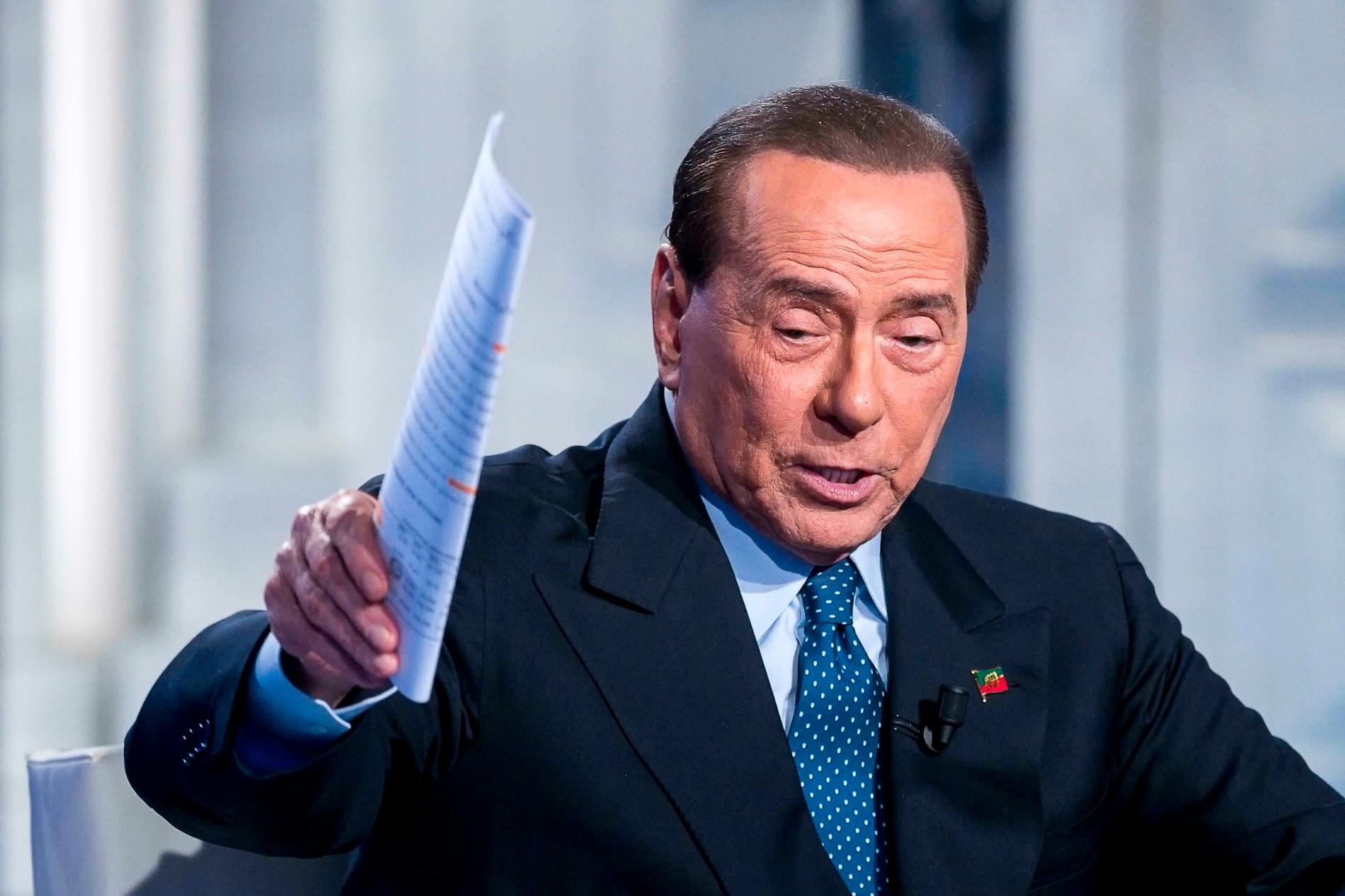 Italiens förre premiärminister Silvio Berlusconi har förts till sjukhus med njursmärtor. Arkivbild.