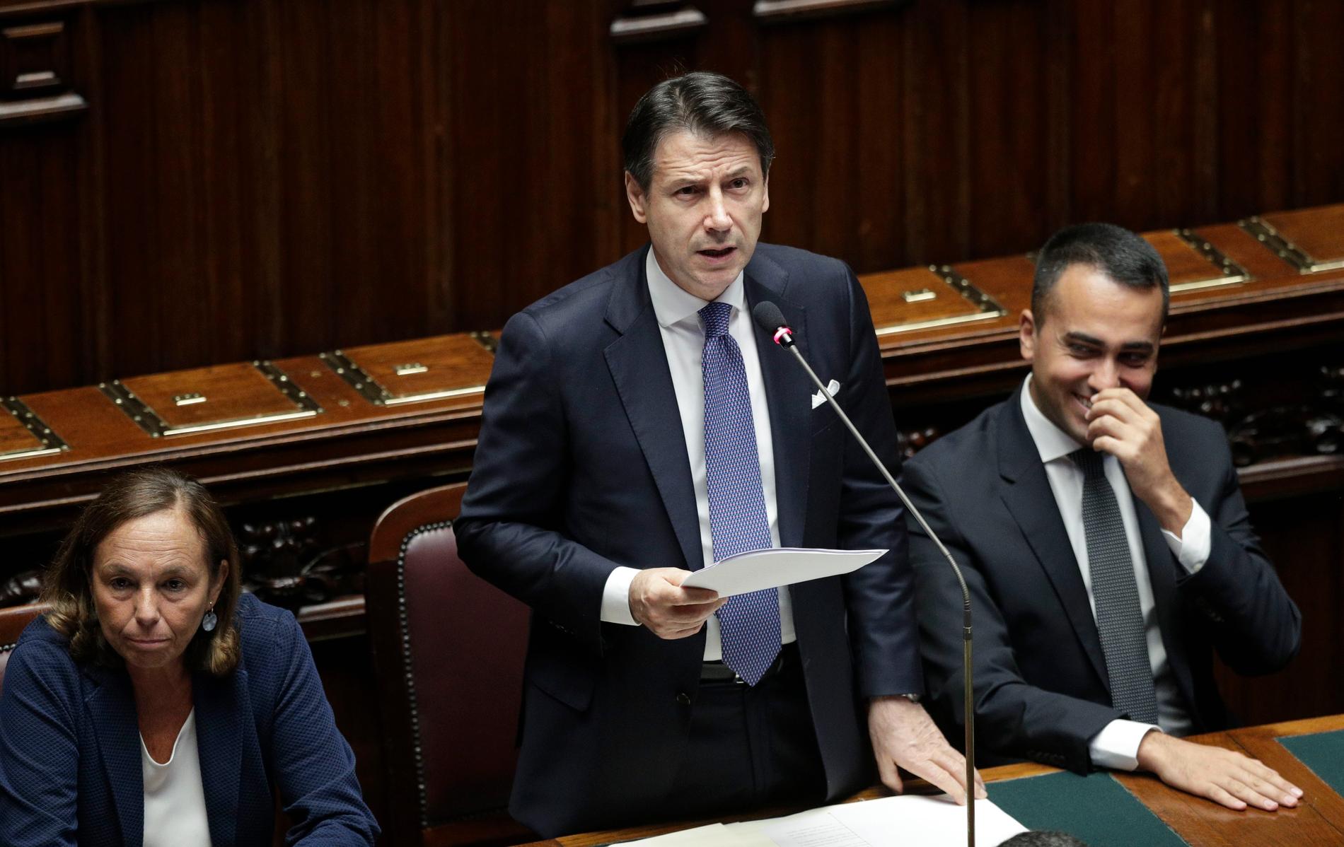 Italiens premiärminister Giuseppe Conte presenterar en mängd punkter för den nya koalitionens politik.