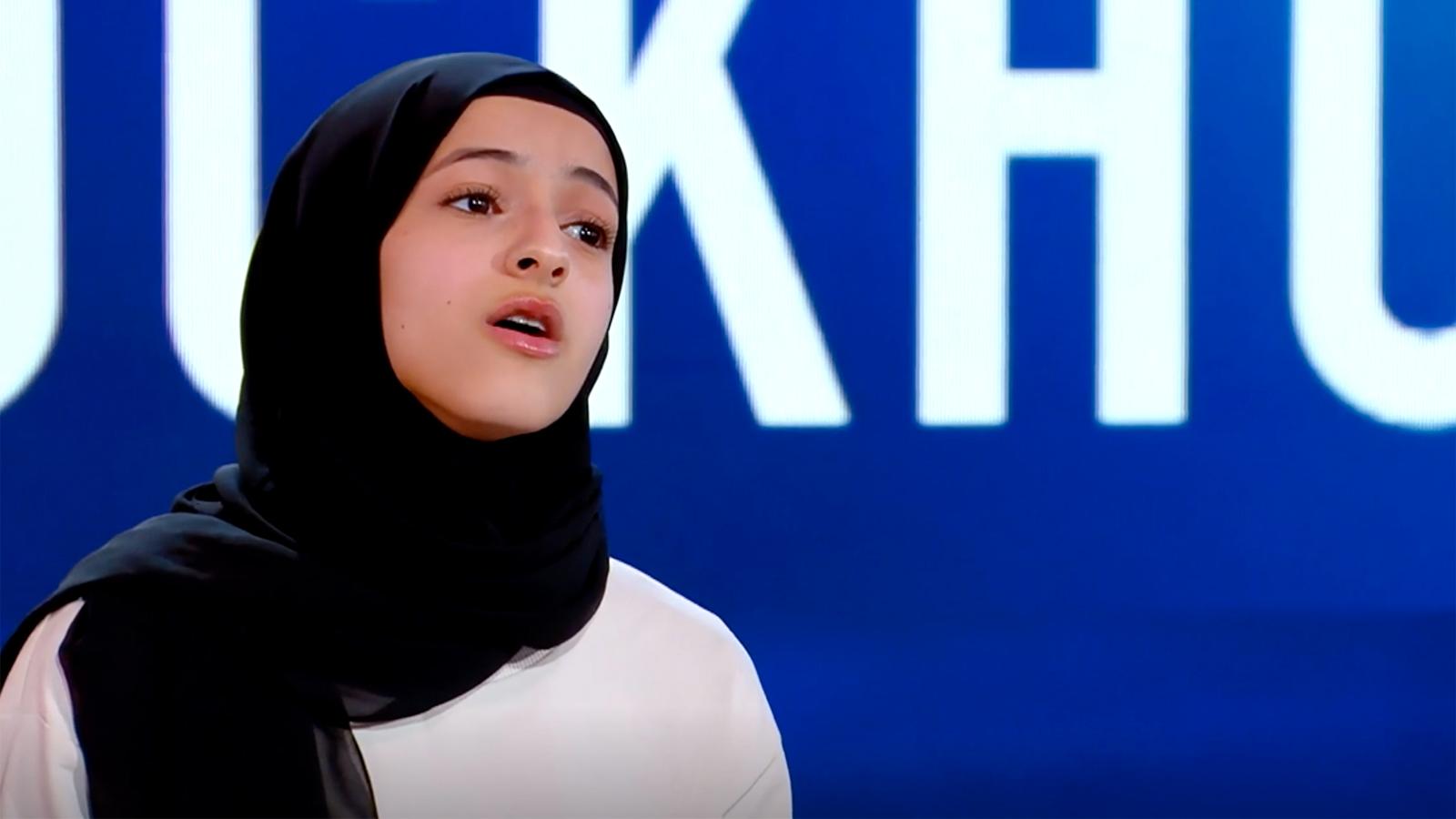 Amena Alsameai sjunger inför ”Idol”-juryn.