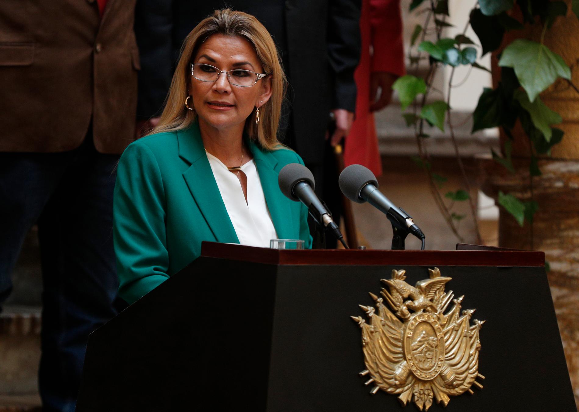 Bolivias interimspresident Jeanine Áñez under ett tal vid presidentpalatset i La Paz i januari. Arkivbild.