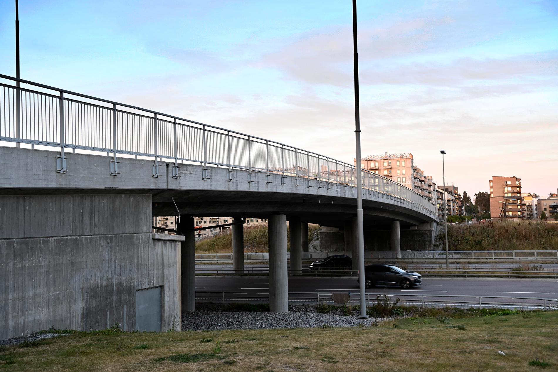 Bron mellan Rinkeby och Ursvik.