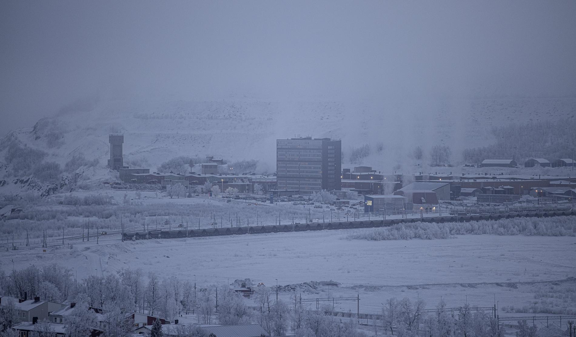 Kallt och mörkt i vinterns Kiruna.