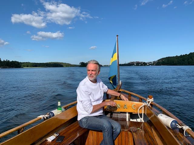 Nu vill Christian tacka för vården genom att bjuda på båtturer i Stockholm.