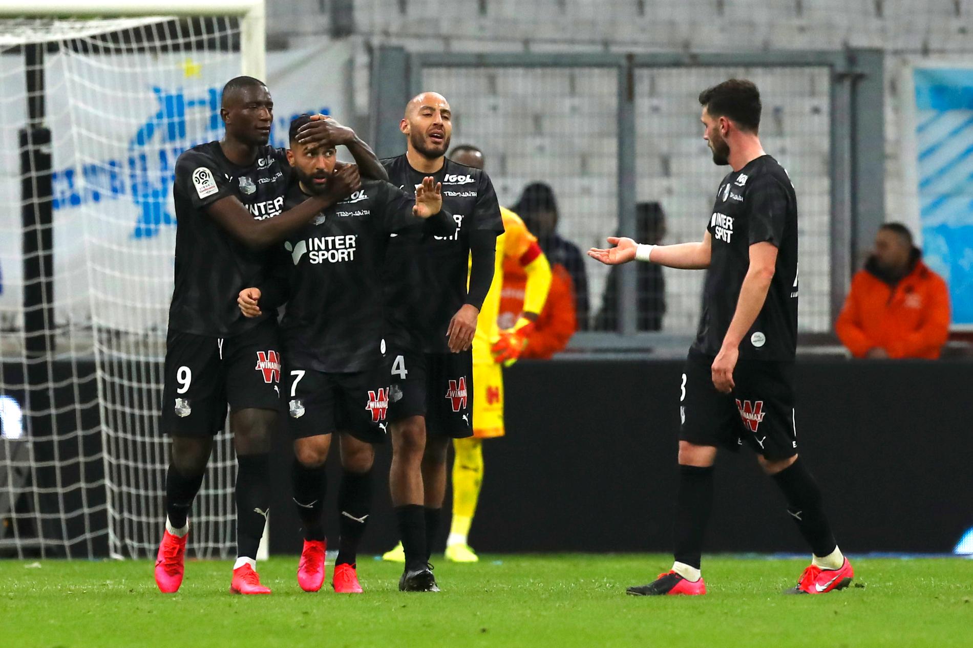 Amiens, med Saman Ghoddos i laget, ligger näst sist i Ligue 1 och riskerar degradering. 