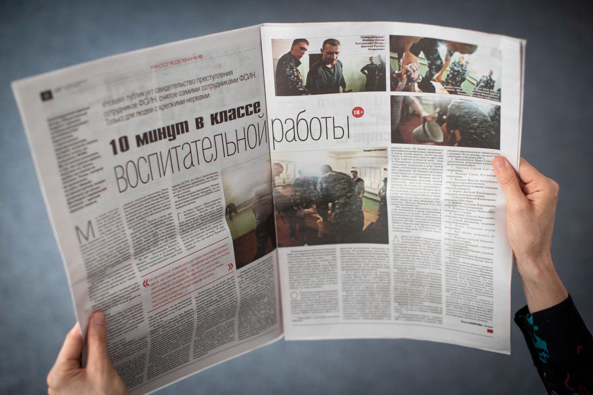 Ett uppslag som avslöjar våld i ett ryskt fängelse i den oppositionella tidningen Novaja Gazeta. Arkivbild.