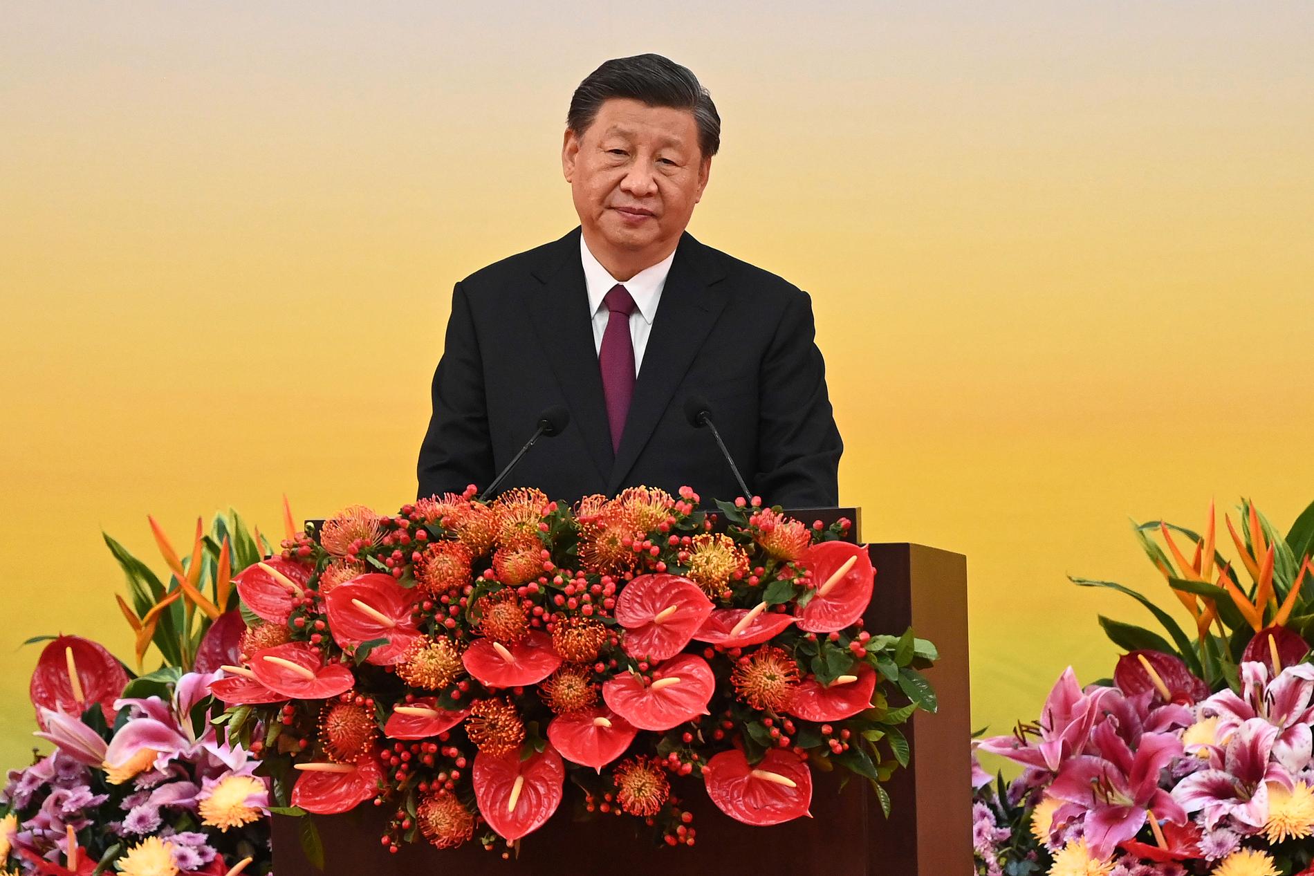 Xi Jinping i Hongkong under fredagen.