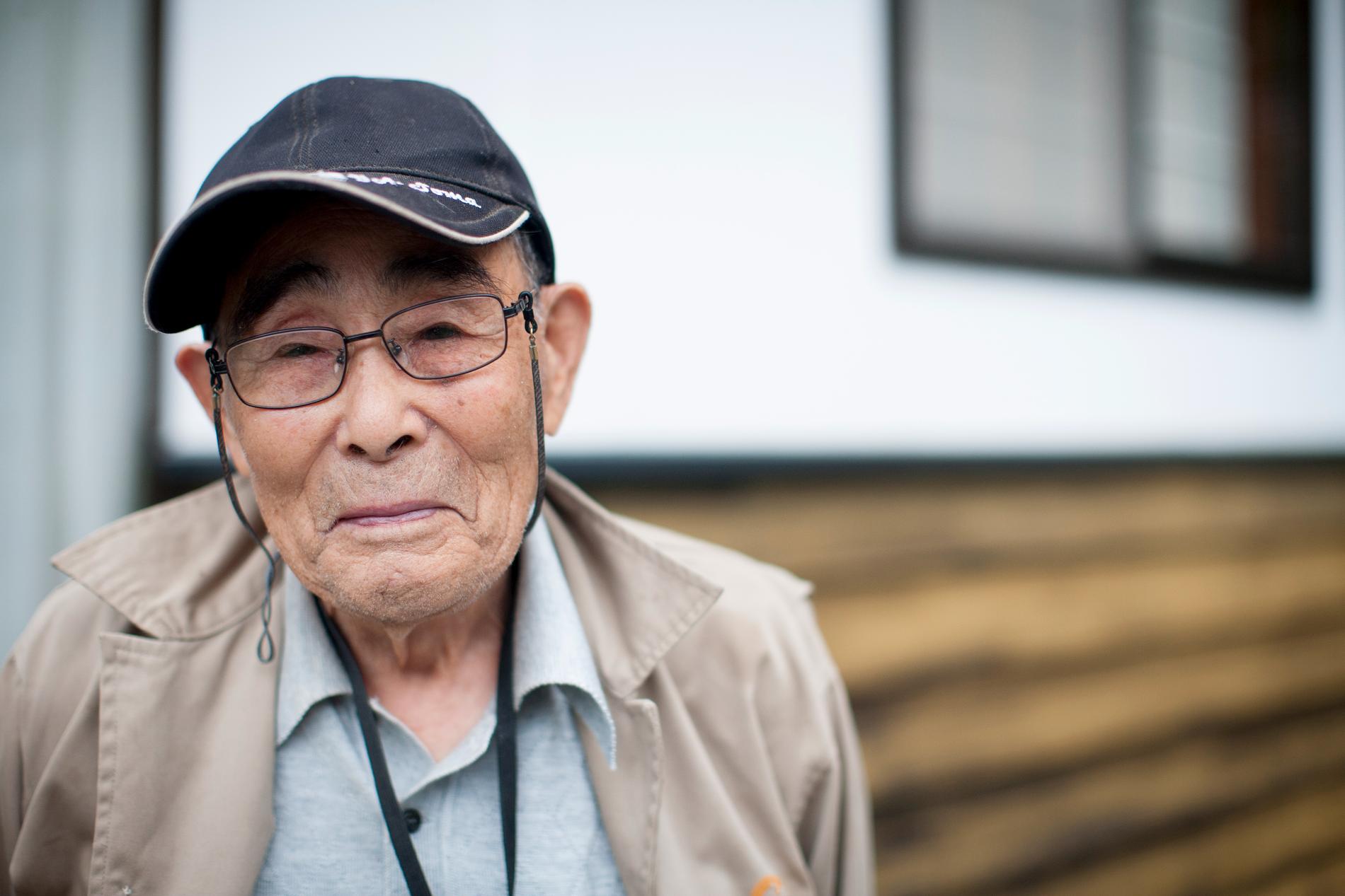 Seimei Sasaki, 92. Rymde från det tillfälliga boendet för kärnkraftsevakuerade, hyrde en bil och körde tillbaka till sitt hem utanför Odaka. ”Jag är inte rädd för lite cesium. Jag kan äta cesium”, säger han. 