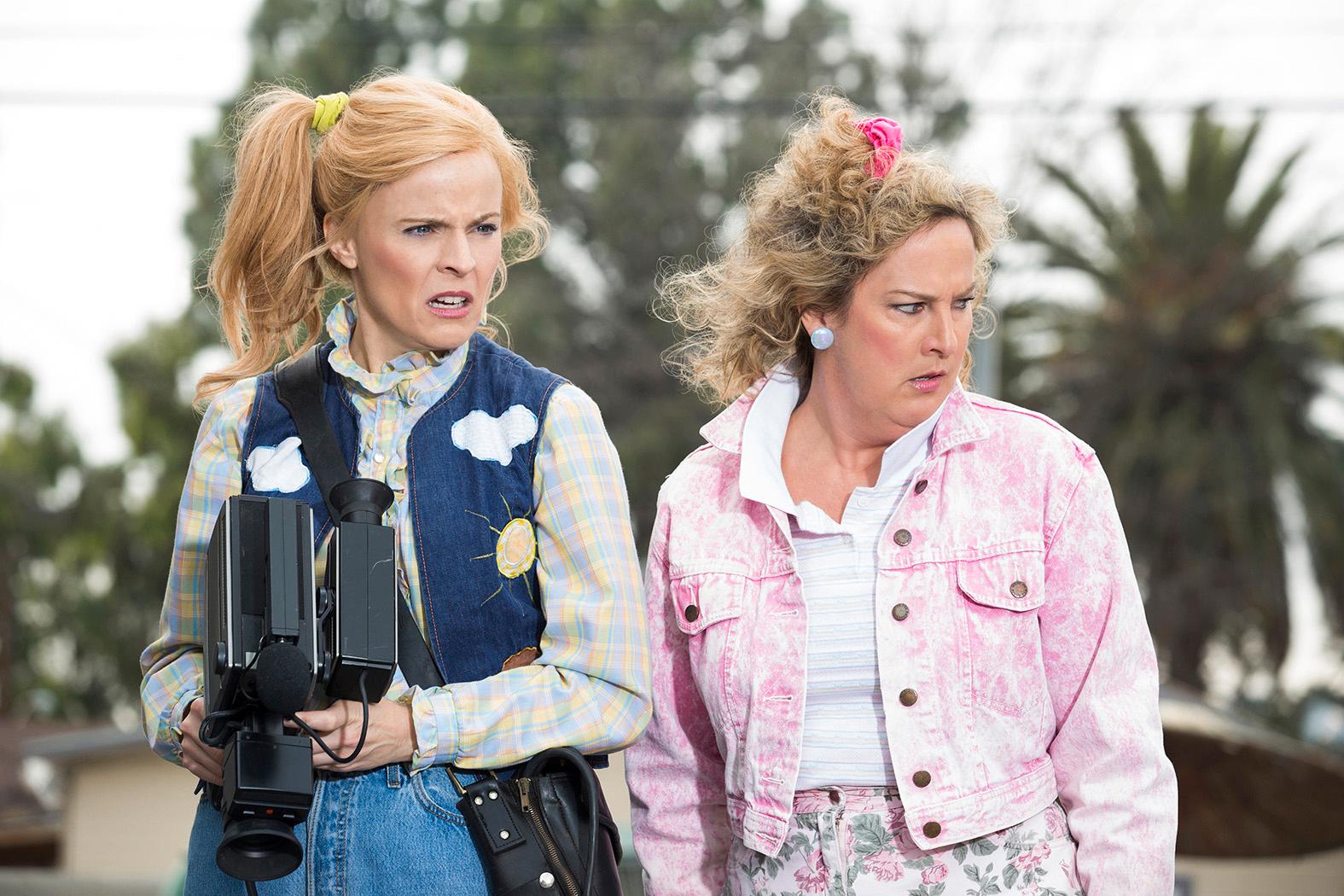 sprängstoff. ”Lady Dynamite”, med Maria Bamford, till vänster, i spetsen är en väldigt rolig, kvinnodriven serie på Netflix.