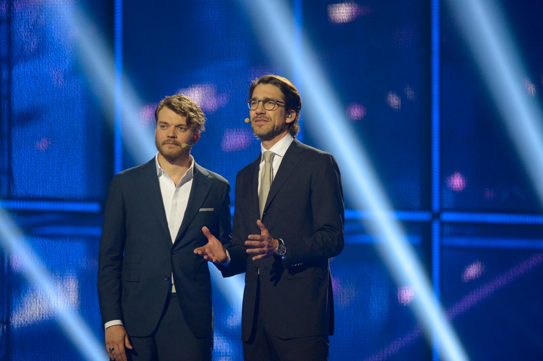 2014 var Pilou Asbæk en programledarna för Eurovision Song Contest i Köpenhamn.