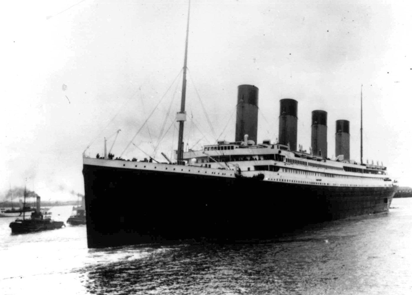 Titanic sjönk på jungfruresan 1912.