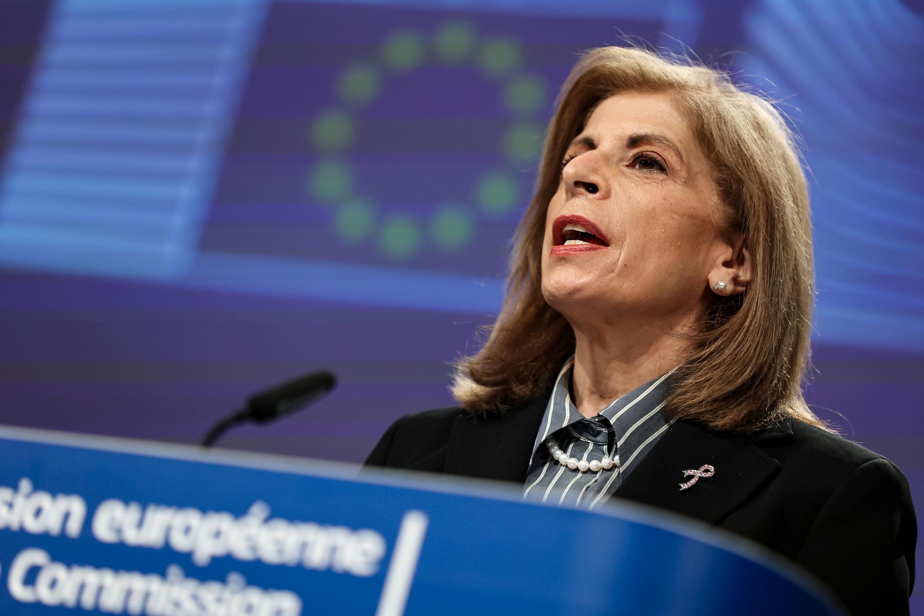 "Förseningarna av vaccinleveranserna har lett till ett djupt missnöje", säger EU:s folkhälsokommissionär Stella Kyriakides. Arkivbild.