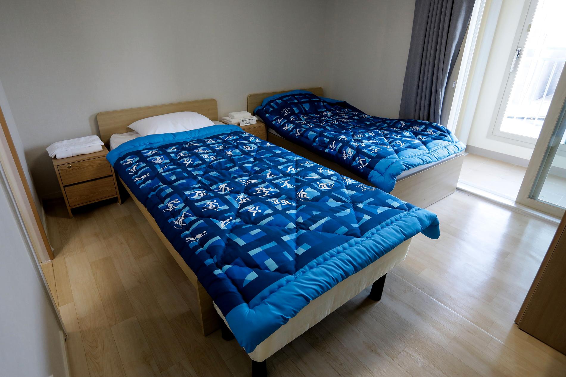 Två sängar i en lägenhet i OS-byn i Pyeongchang som håller på att färdigställas inför 2018. 