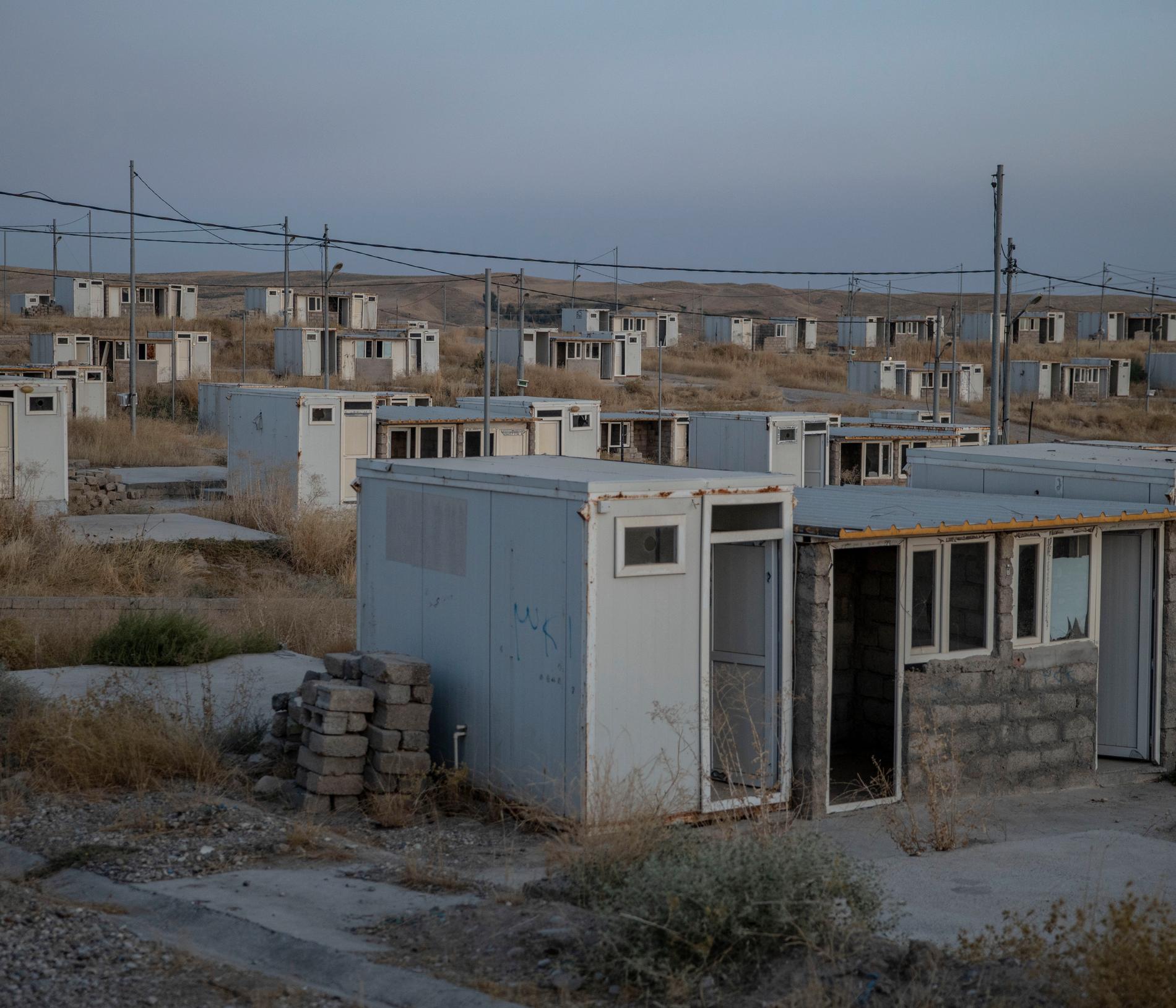 Lägret kom till 2013 i massflykten undan IS, men sedan terroristerna besegrades har det tömts på sina tillfälliga invånare. Nu öppnar det igen.