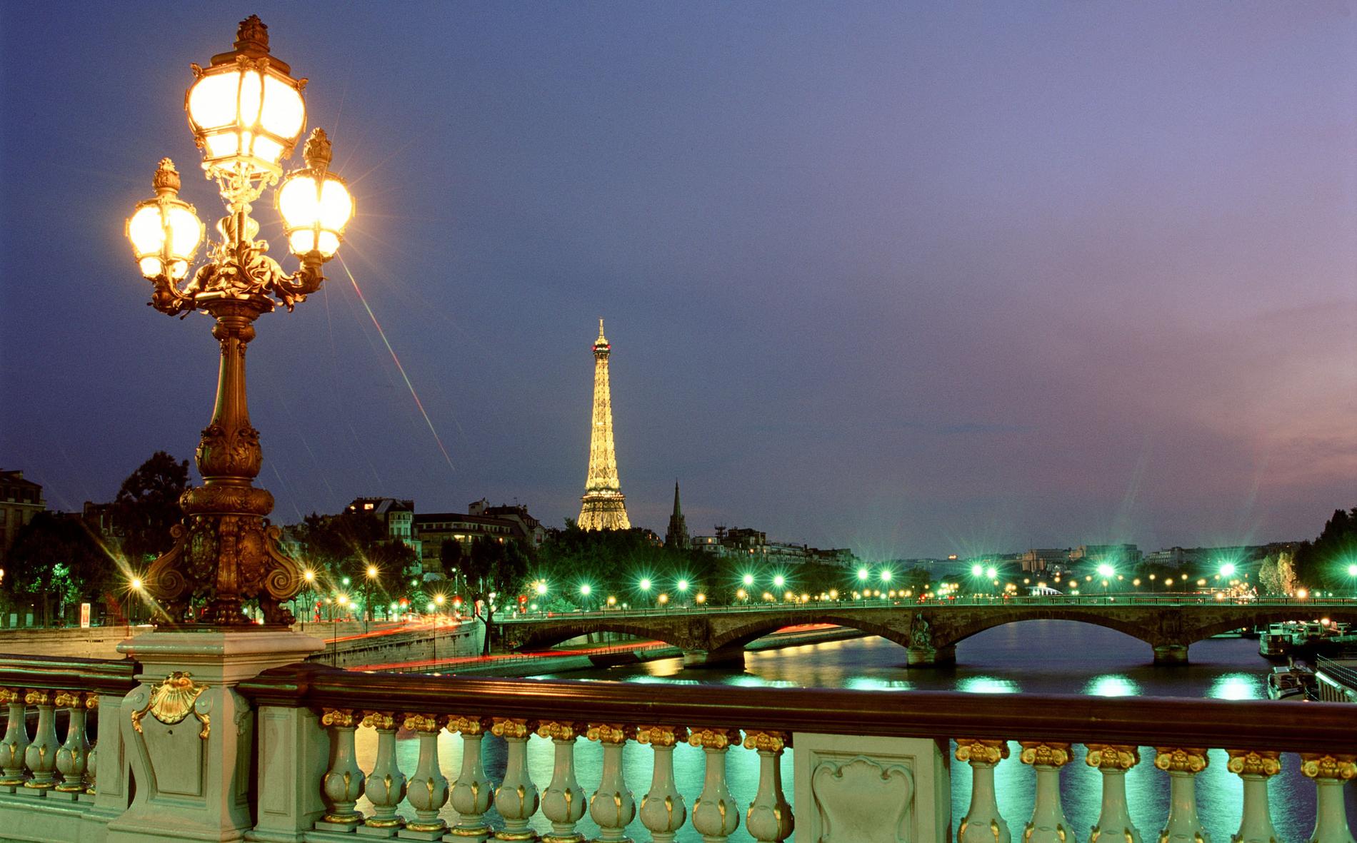 Bli förälskad i Paris.