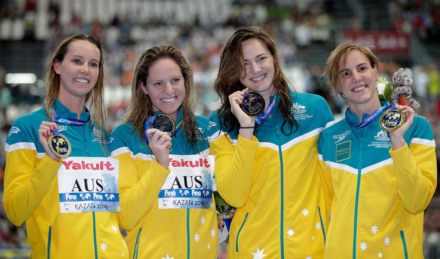Australiens 4x100m medley-lag med systrarna Cate och Bronte Campbell (till höger).
